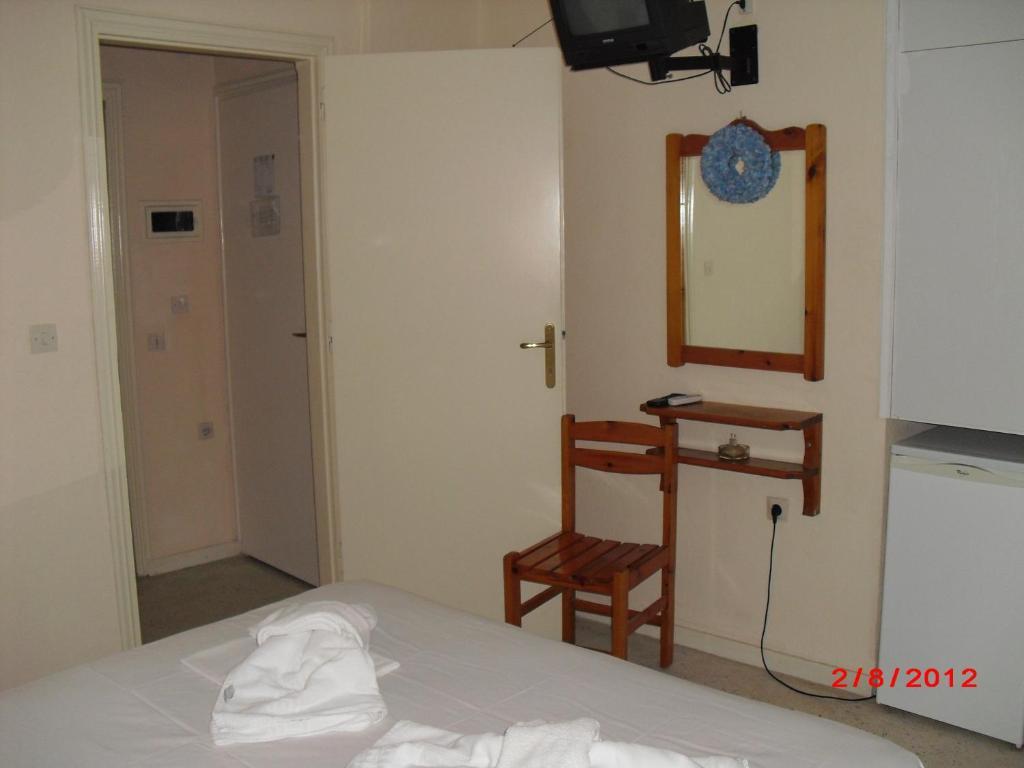 Kangaroo Hotel Mola Kalyva Cameră foto