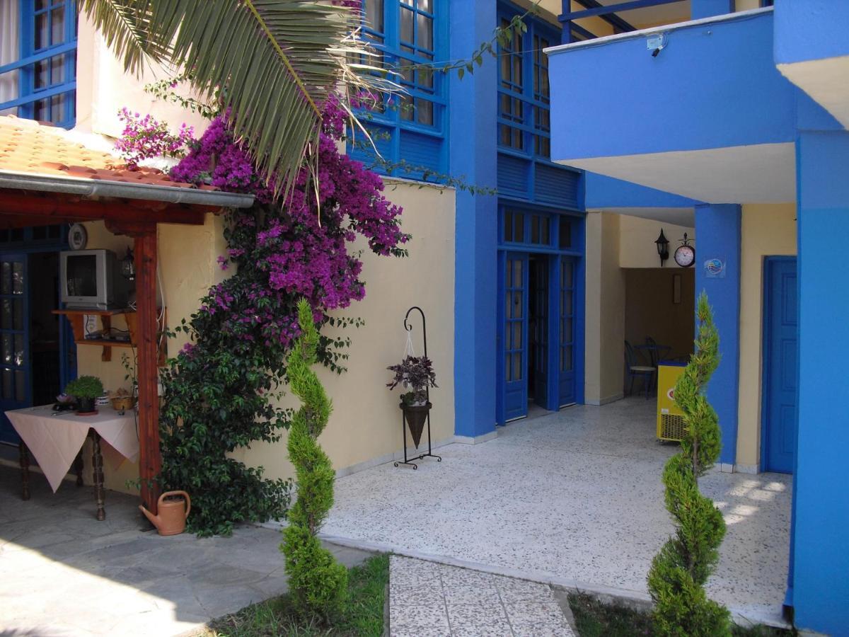Kangaroo Hotel Mola Kalyva Exterior foto